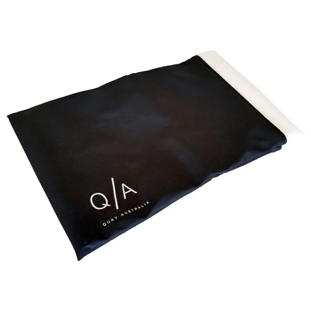 Quay black and white sunglasses case